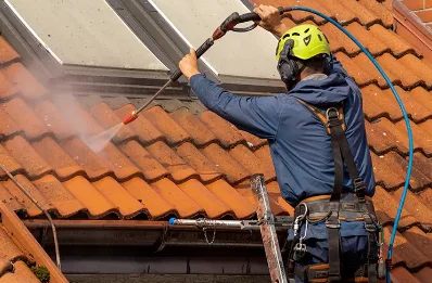 Démoussage et hydrofuge de toiture à Ussy