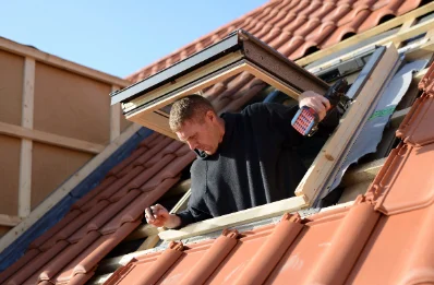 Pose de fenêtres de toit Velux à Ussy